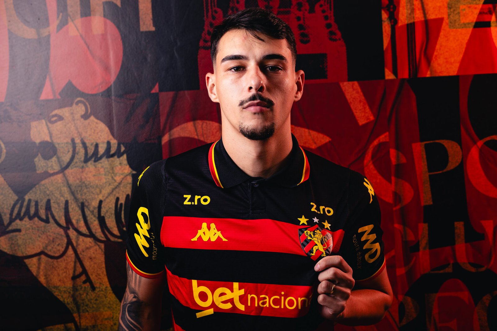 Claudinho durante sua apresentação