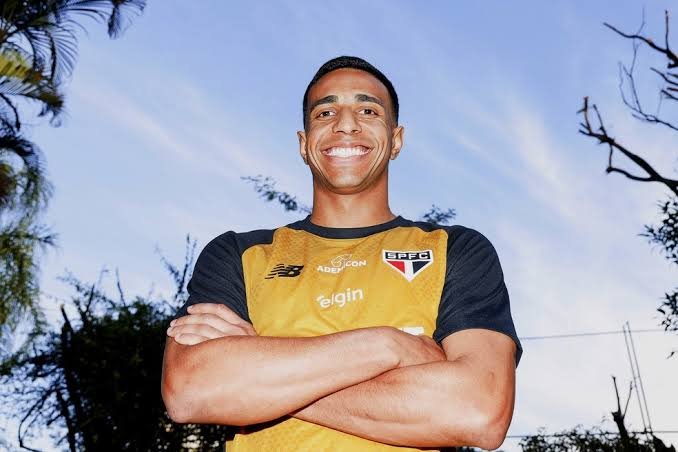 Victor Sá durante os treinamentos no CT da Barra Funda.