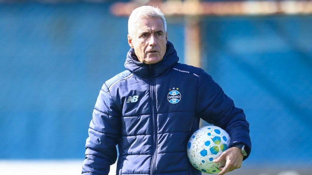 Contrato de Luís Castro com Grêmio