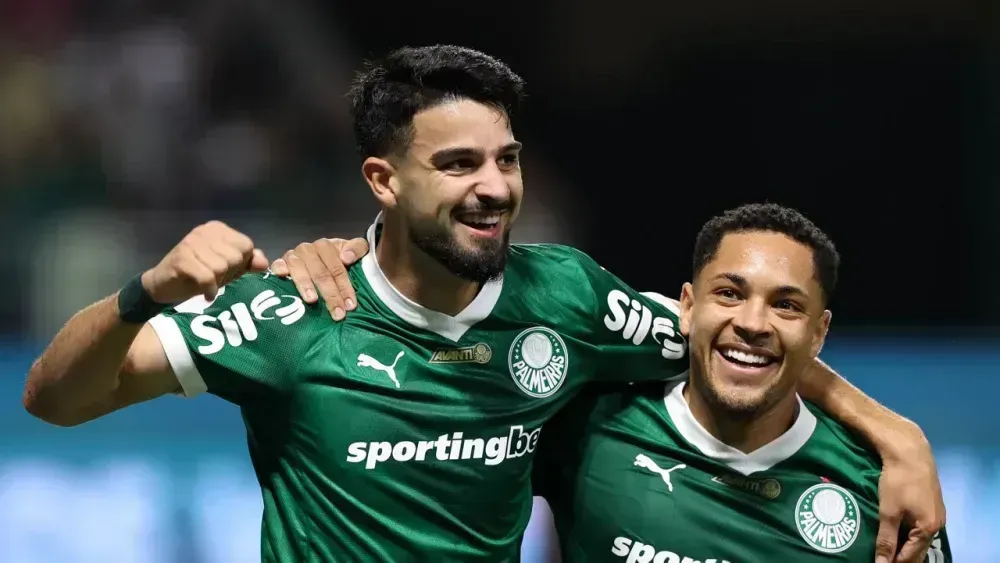 Flaco López e Vitor Roque. Foto: Cesar Greco/Palmeiras