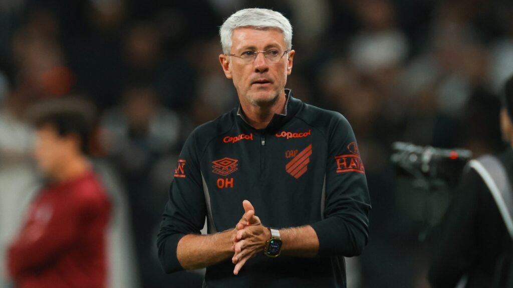Athletico-PR empata com Corinthians fora de casa