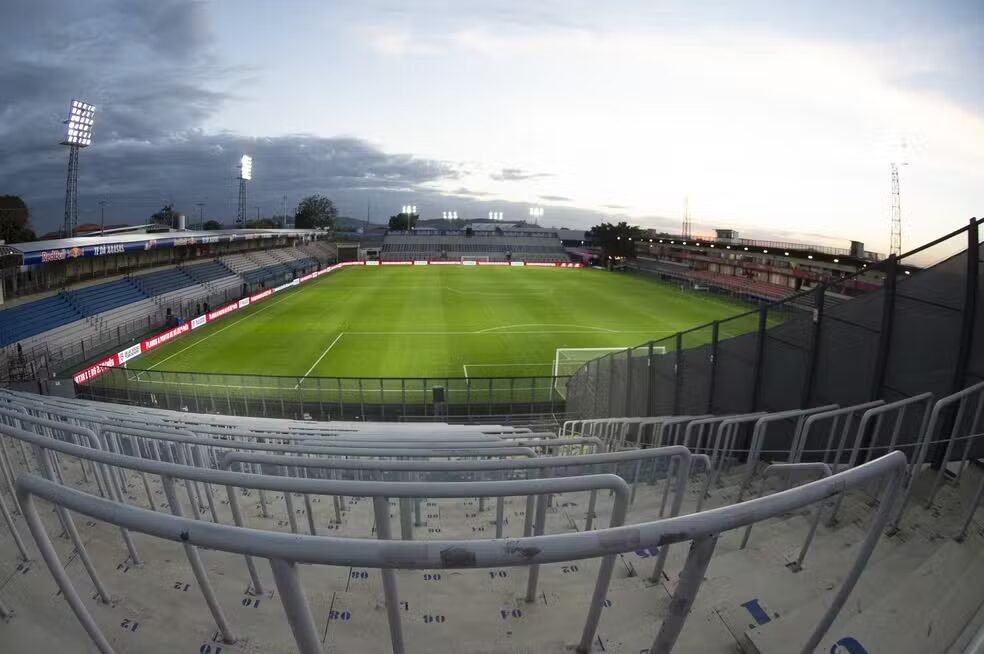 Estádio Cícero de Souza Marques recebe Bragantino x Coritiba — Foto: Anderson Romão/AGIF