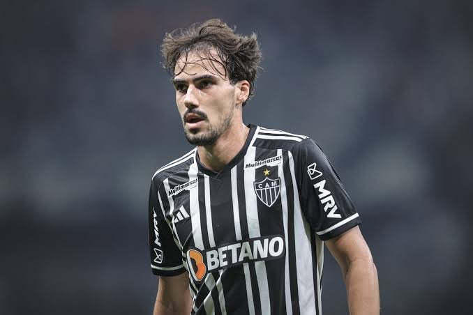 Fora dos planos, Igor Gomes cala críticas e decide vitória do Atlético-MG