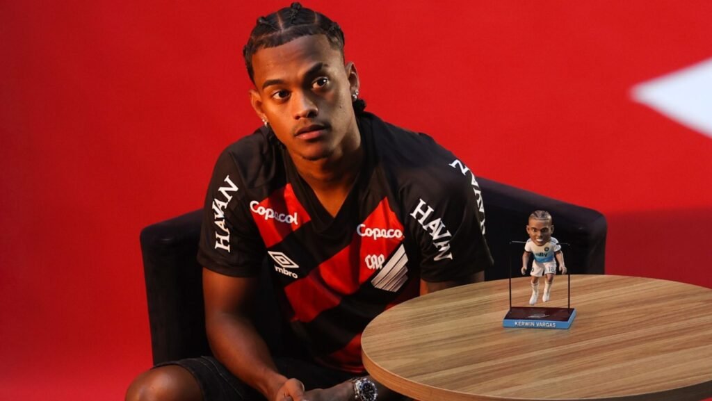 Athletico-PR anuncia Kerwin Vargas