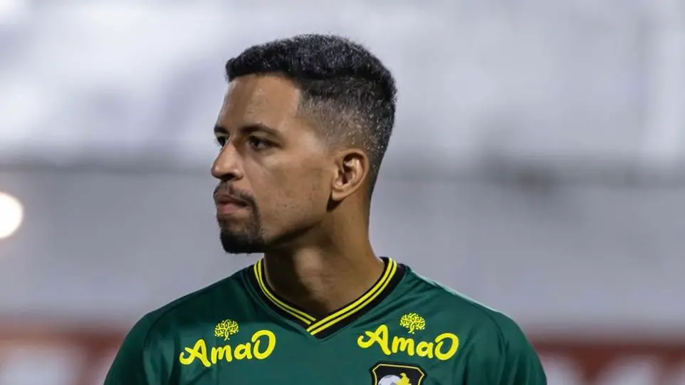 Ceará apresenta Matheus Nogueira como novo goleiro.