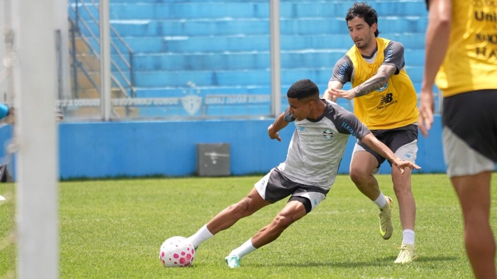 Jogadores do Grêmio durante treinamento em Belém antes da partida contra o Remo