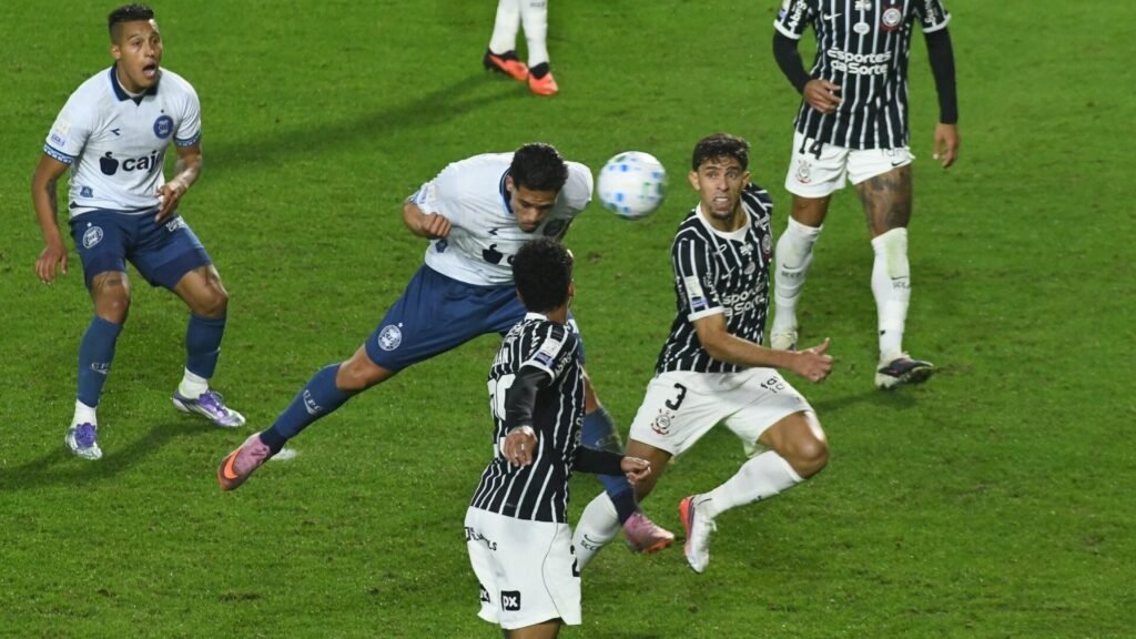Momento da vitória do Coritiba sobre o Corinthians