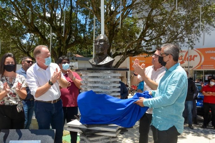 presidente-kennedy-1024x683 Prefeito e Governador inauguram obras e assinam ordens de serviço em Presidente Kennedy