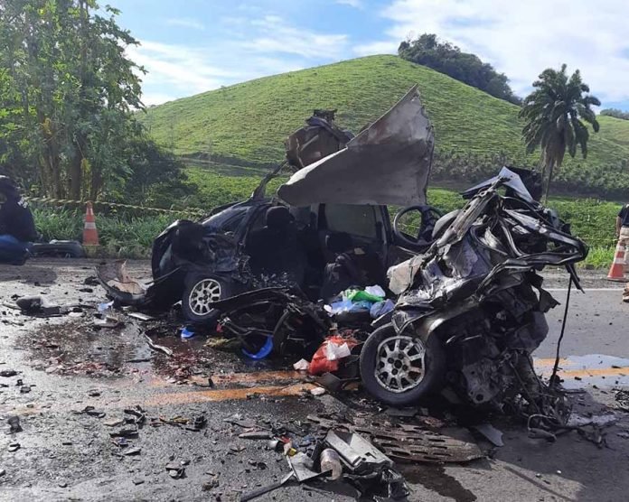 BR 101 Sul liberada após acidente que deixou duas mortes e uma pessoa ferida