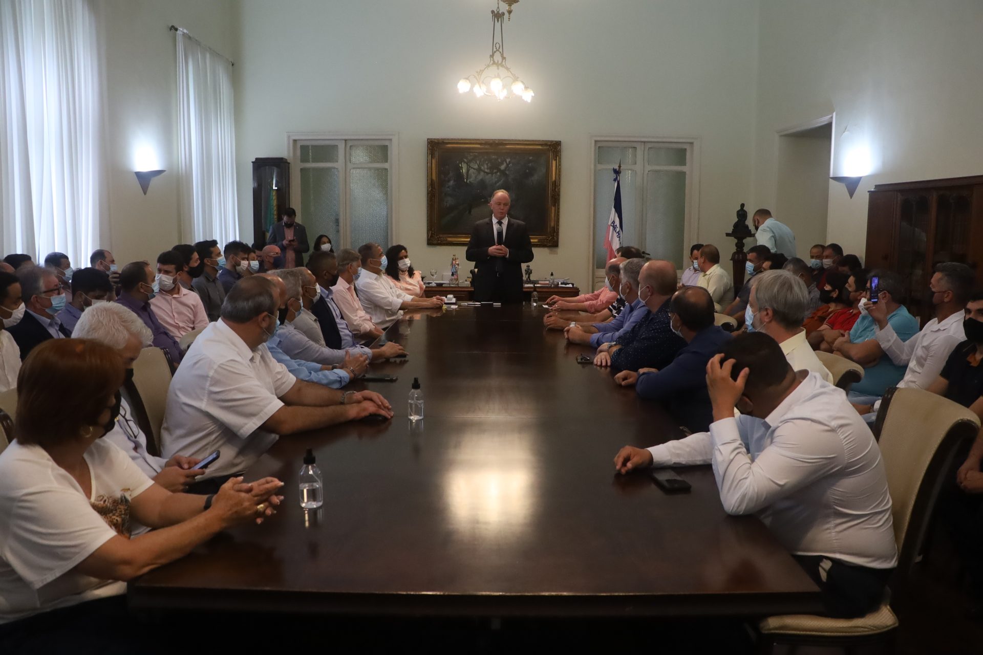 Governador reúne municípios para assinatura de novos convênios e Ordem de Serviço