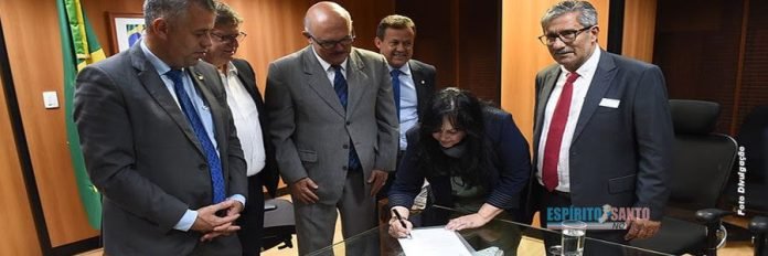 “Darei sempre meu máximo”, diz Senadora na solenidade que autorizou a construção do Ifes de Presidente Kennedy/ES