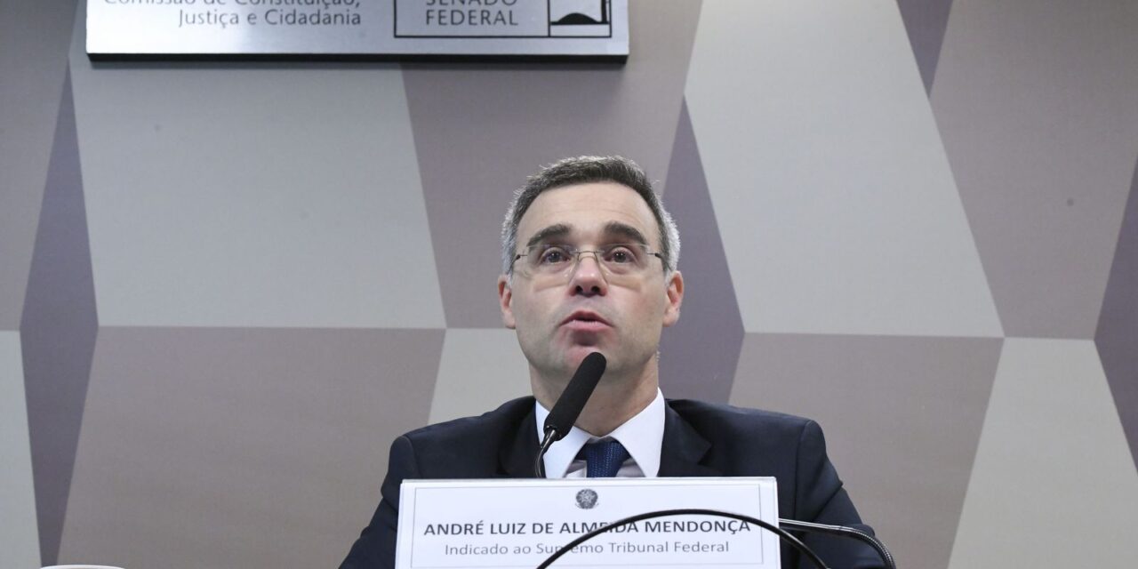 Nome de André Mendonça ao STF é aprovado da CCJ no Senado
