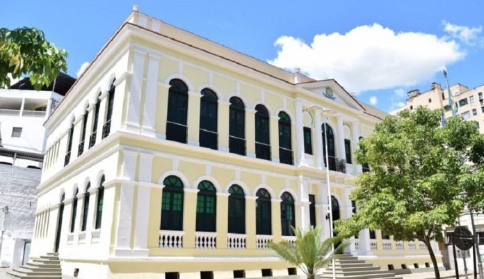 Servidores de Cachoeiro vão ter salários antecipados para o dia 24