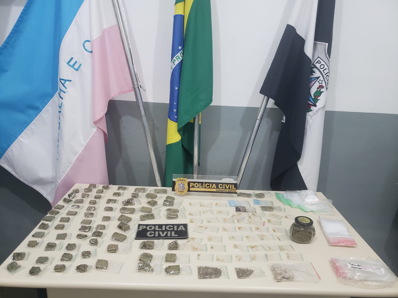 Universitárias que traficavam drogas são presas pela Polícia Civil em João Neiva
