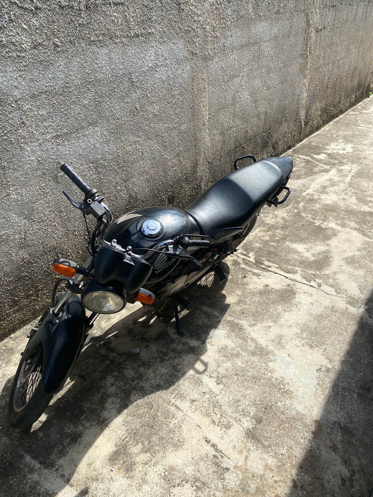 Deic de Nova Venécia prende suspeito de revender motos roubadas