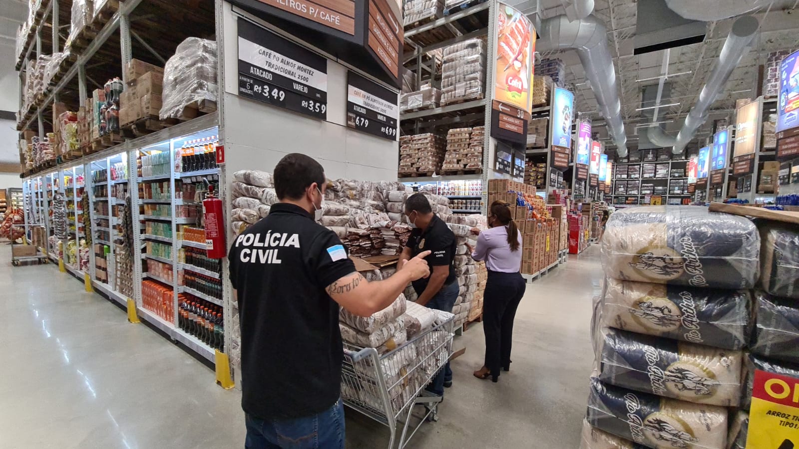 Operação conjunta apreende mais 12 mil pacotes de café de má qualidade à venda no Espírito Santo