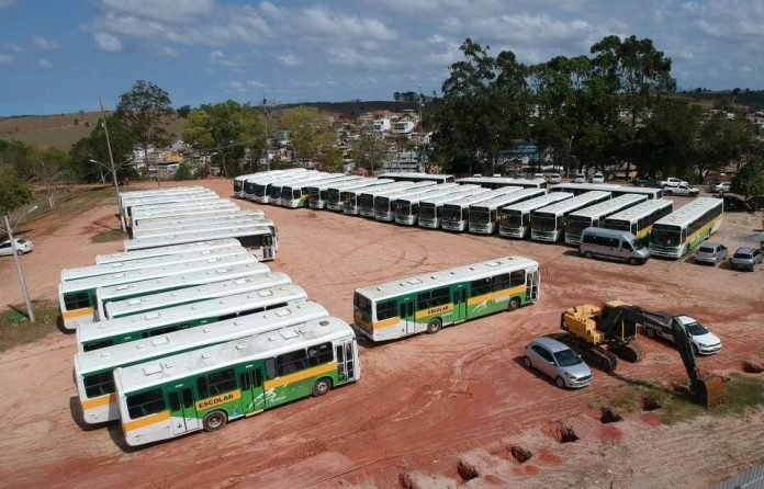 prefeitura-de-presidente-kennedy-renova-a-frota-de-onibus-para-atender-universitarios-e-alunos-da-rede-municipal-1 Presidente Kennedy abre inscrições para o Transporte Estudantil 2022