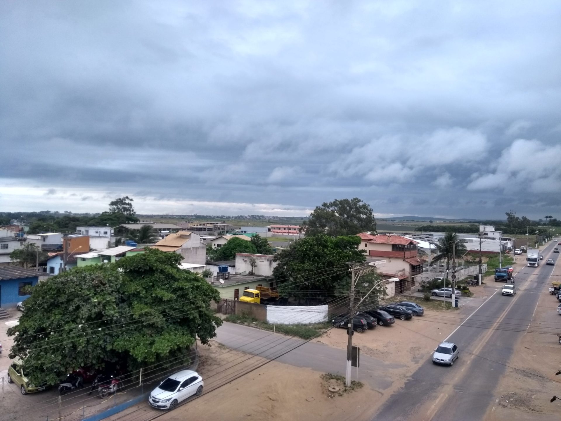 Alertas de chuvas e ventos fortes continuam para cidades do Espírito Santo