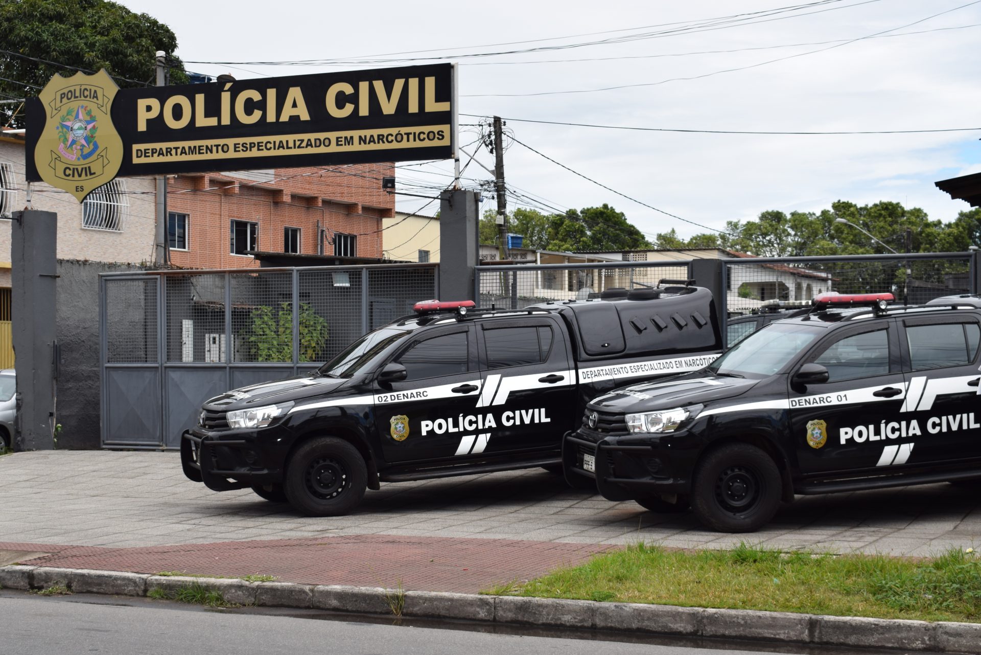 Equipe do Denarc prende suspeito foragido da Justiça de São Paulo na Serra