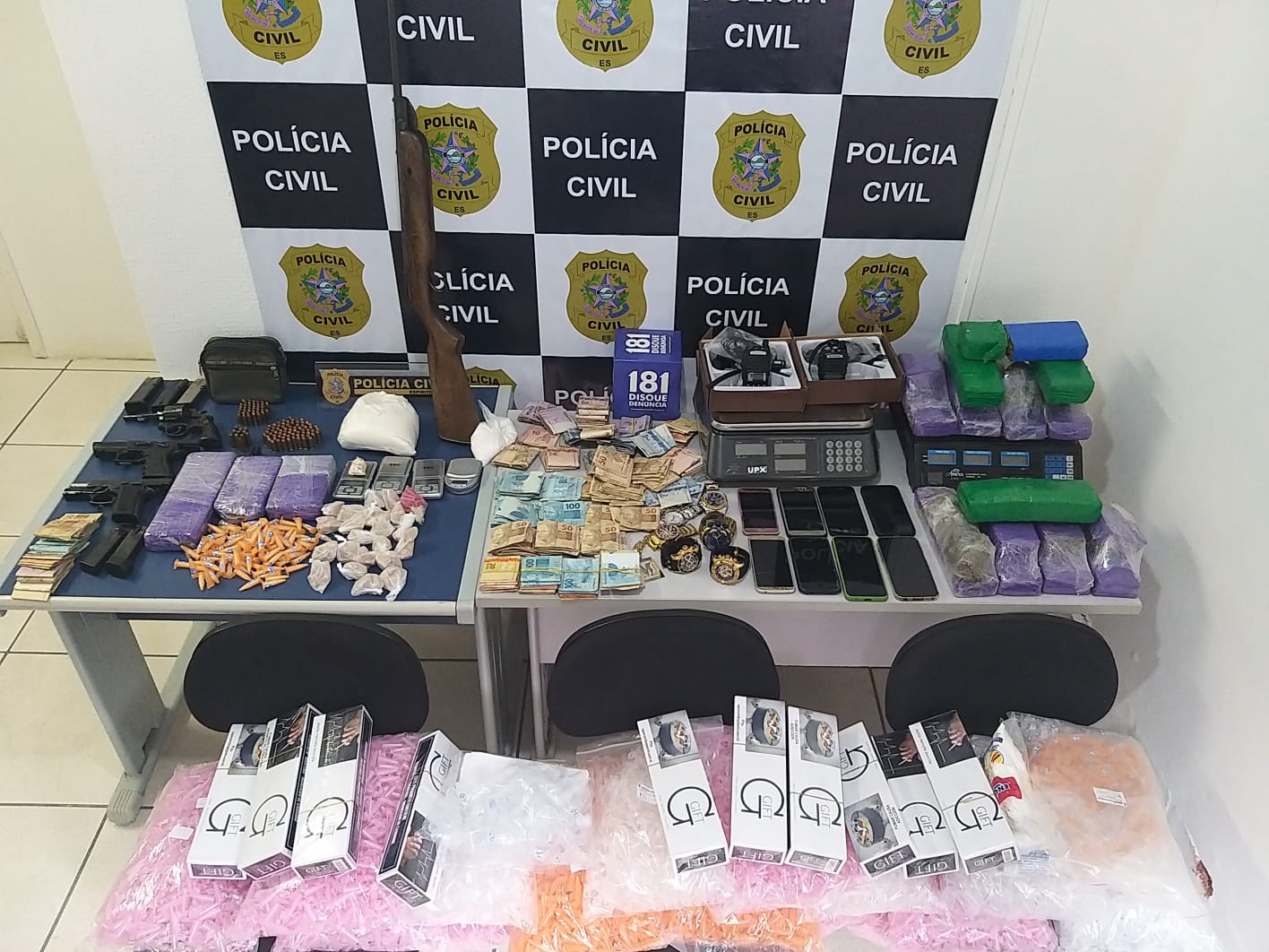 Operação da PCES prende cinco pessoas e apreende drogas em Cachoeiro de Itapemirim