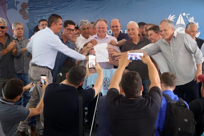 Muniz Freire recebe equipamentos agrícolas e novos investimentos do Governo do Estado