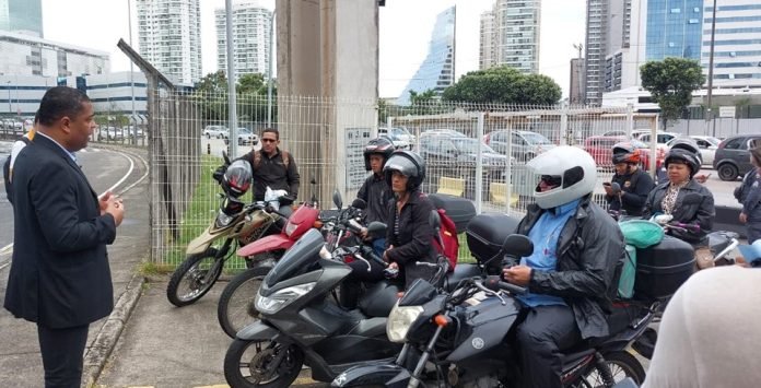 Detran|ES leva ações do Maio Amarelo a motociclistas na Terceira Ponte