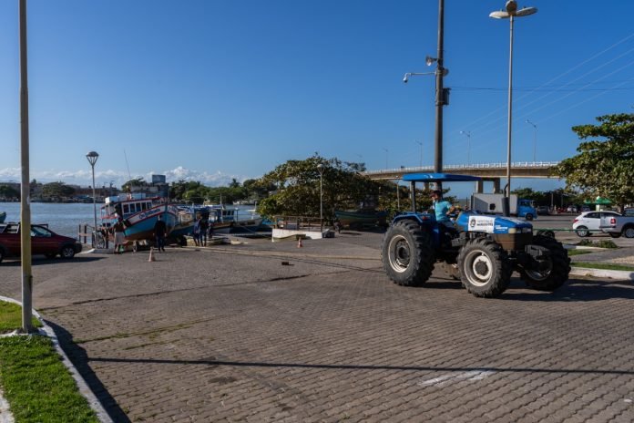 Prefeitura de Marataízes ajuda pescadores com apoio logístico 