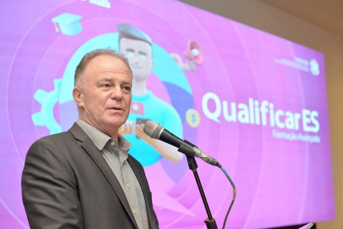 Governo do Estado lança Programa Qualificar ES - Formação Avançada