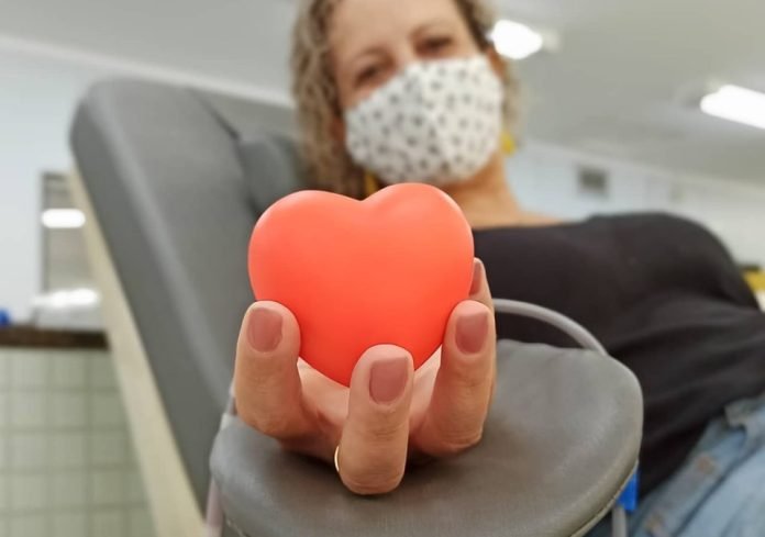 Hemoes realiza ação de coleta externa em shopping de Vila Velha