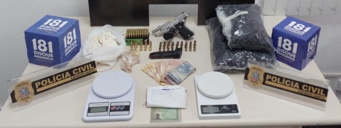 DHPP apreende arma, drogas e munições em Cariacica