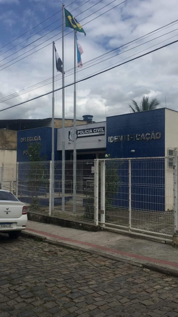 PCES prende dois homens em flagrante por roubo em Guaçuí
