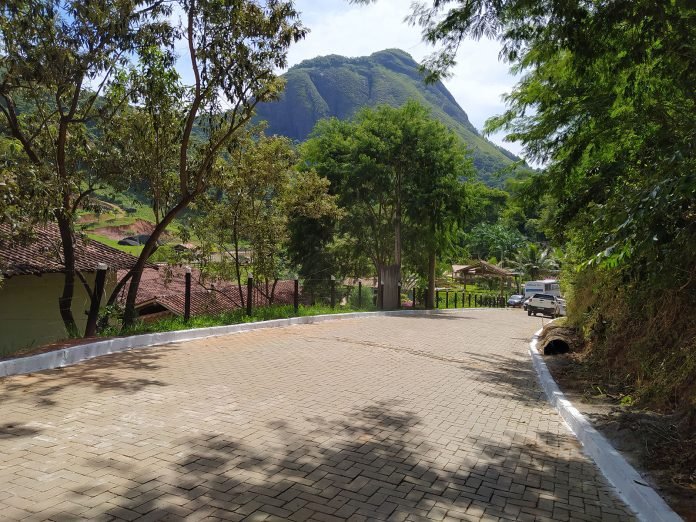Governo do Estado inaugura estrada na região de Duas Bocas em Cariacica