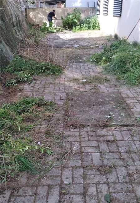 PMI REALIZA ROÇADS E LIMPEZAS NOS ESPAÇOS PÚBLICOS DO MUNICÍPIO