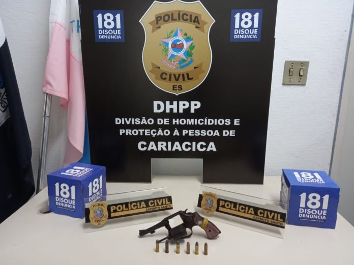 Suspeito de homicídio é preso por porte ilegal de arma de fogo