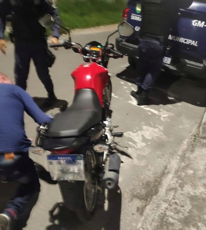 Operação conjunta recupera motos e prende suspeitos na Serra