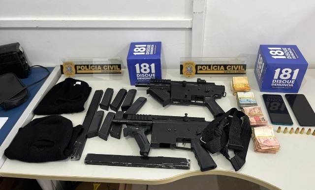 PCES prende suspeito de homicídio e apreende submetralhadoras e munições em Cachoeiro de Itapemirim