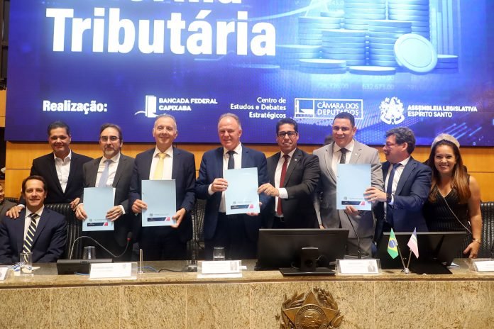 Governador entrega propostas do Espírito Santo para a reforma tributária 