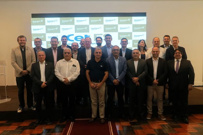 Governador participa de reinstalação da Câmara Empresarial de Turismo do Espírito Santo