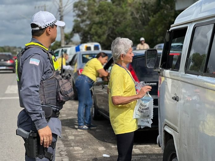 Detran|ES promove ação educativa no Dia do Motorista