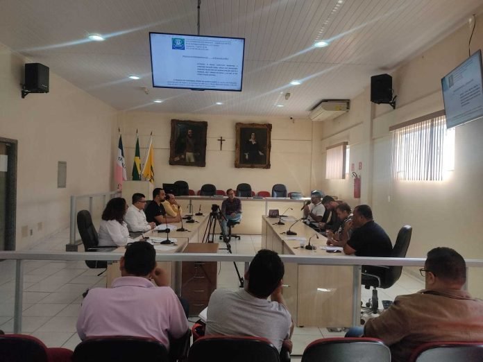EXECUTIVO, LEGISLATIVO E SINDICADO DISCUTEM PROJETO DE LEI SOBRE REAJUSTE DE SALÁRIO DOS SERVIDORES
