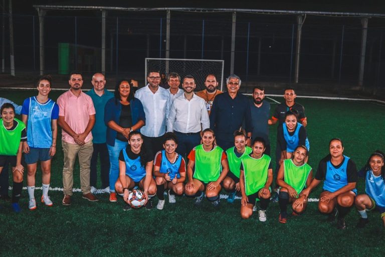 Governo do Estado inaugura revitalizações de campos Bom de Bola em Viana