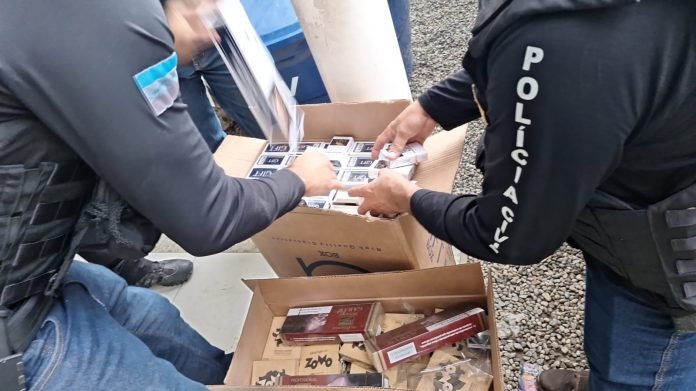 Polícia Civil apreende cigarros contrabandeados e interdita depósito em Linhares Polícia Civil apreende cigarros contrabandeados e interdita depósito em Linhares