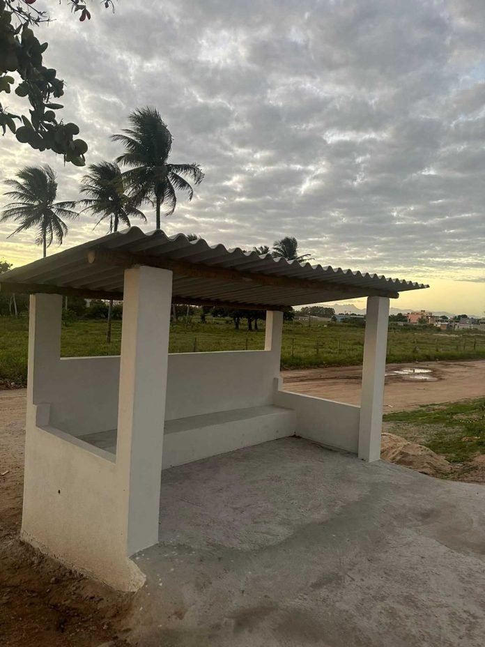 MAIS UM ABRIGO DE ÔNIBUS PRONTINHO!!!
