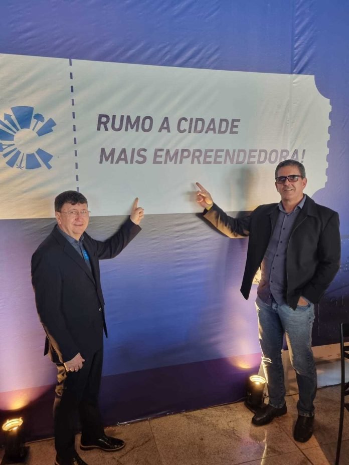 PROGRAMA CIDADE EMPREENDEDORA: ITAPEMIRIM SOBE DE 3.5 PARA 6.8 EM UM ANO DE GESTÃO