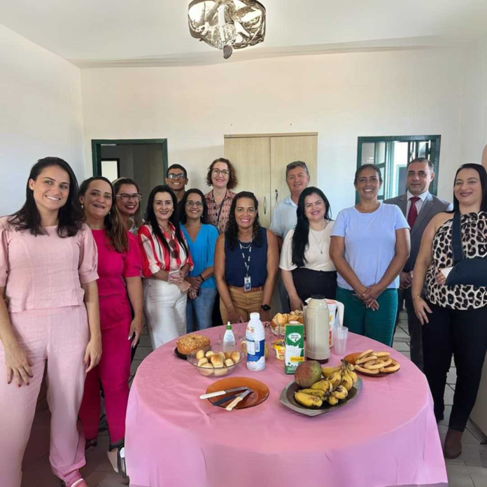 CREAS DE ITAPEMIRIM RECEBE VISITA DE COMITIVA DO MINISTÉRIO PÚBLICO