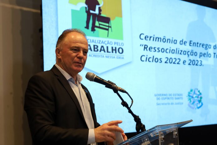 Governo entrega Selo Social a empresas que empregam detentos e egressos do sistema prisional