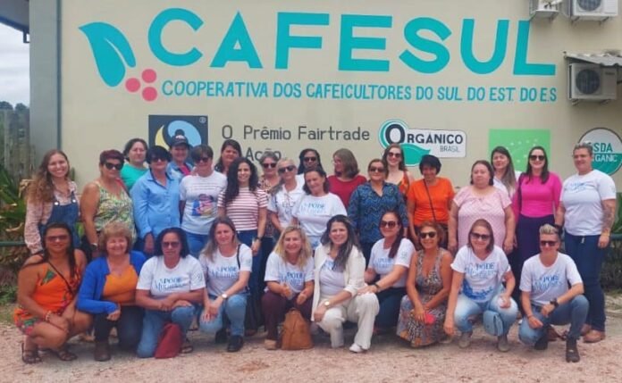 Intercâmbio de experiências entre mulheres agricultoras de Muqui