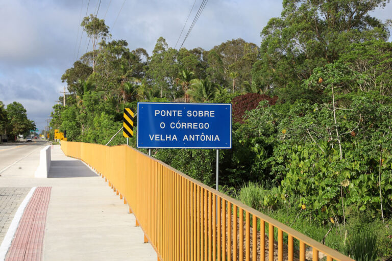 Inaugurada ponte sobre Córrego Velha Antônia em Conceição da Barra