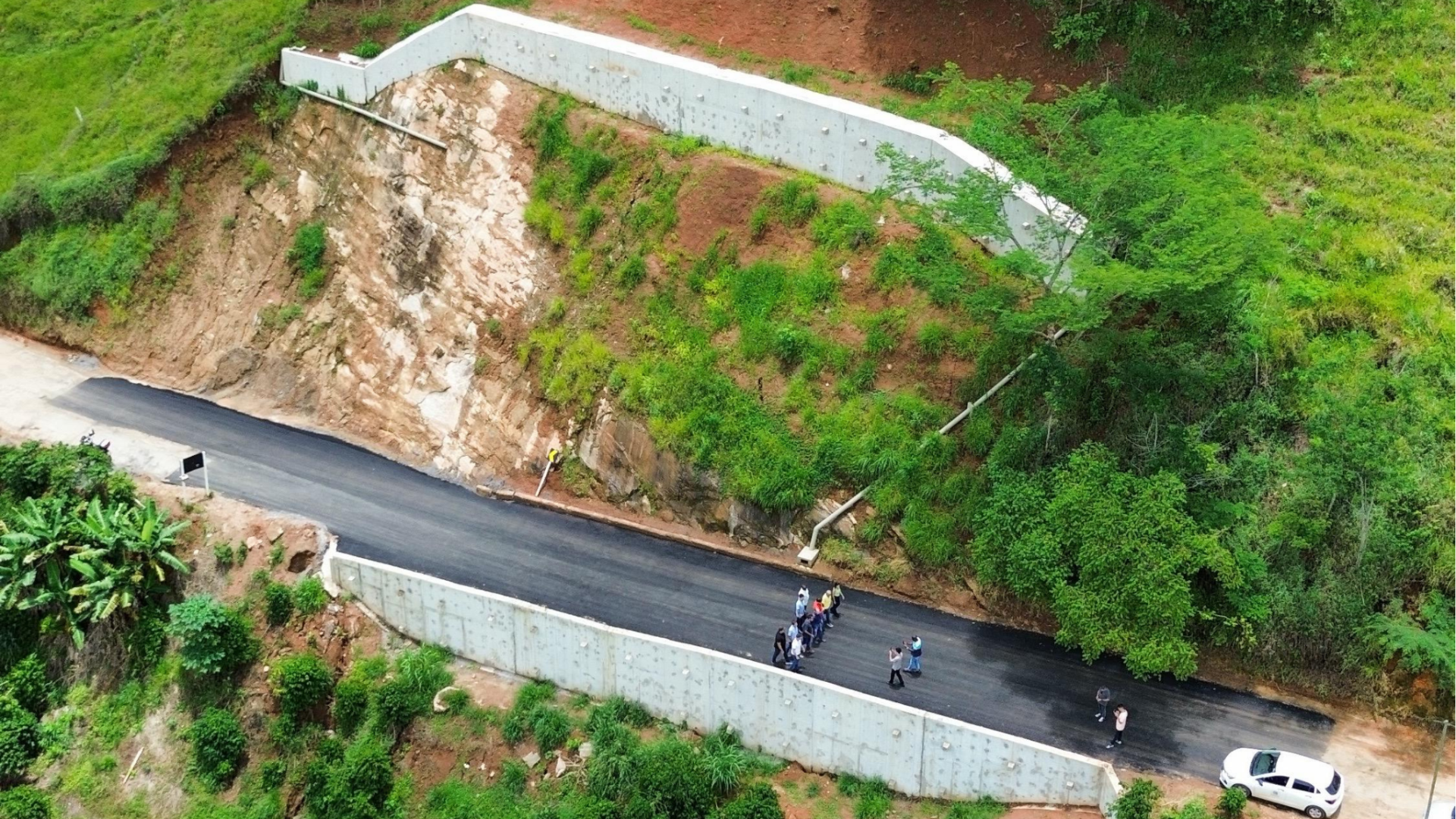 Governo do Estado entrega contenção contra deslizamentos em estrada de Mimoso do Sul