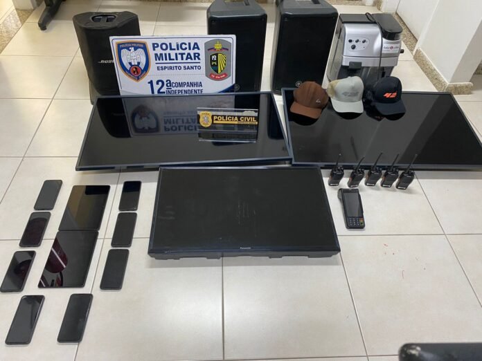 PCES e PMES recuperam produtos furtados de estabelecimento comercial em Jardim Camburi